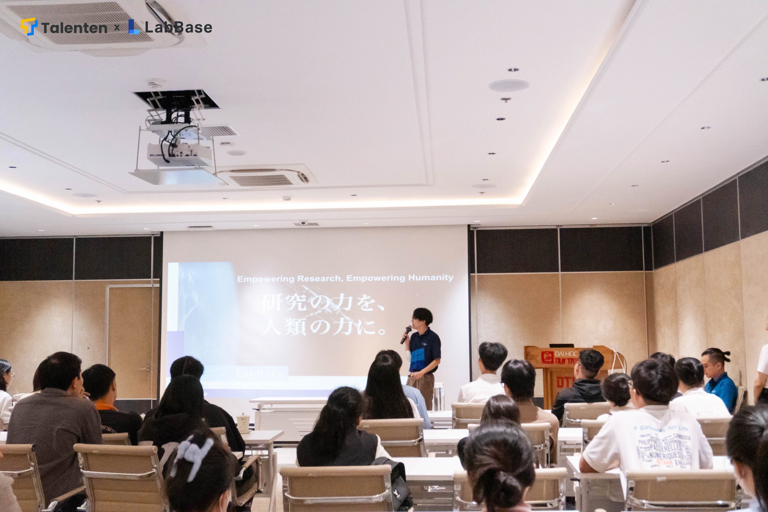 Join an AI workshop to get the latest advances of GenAI